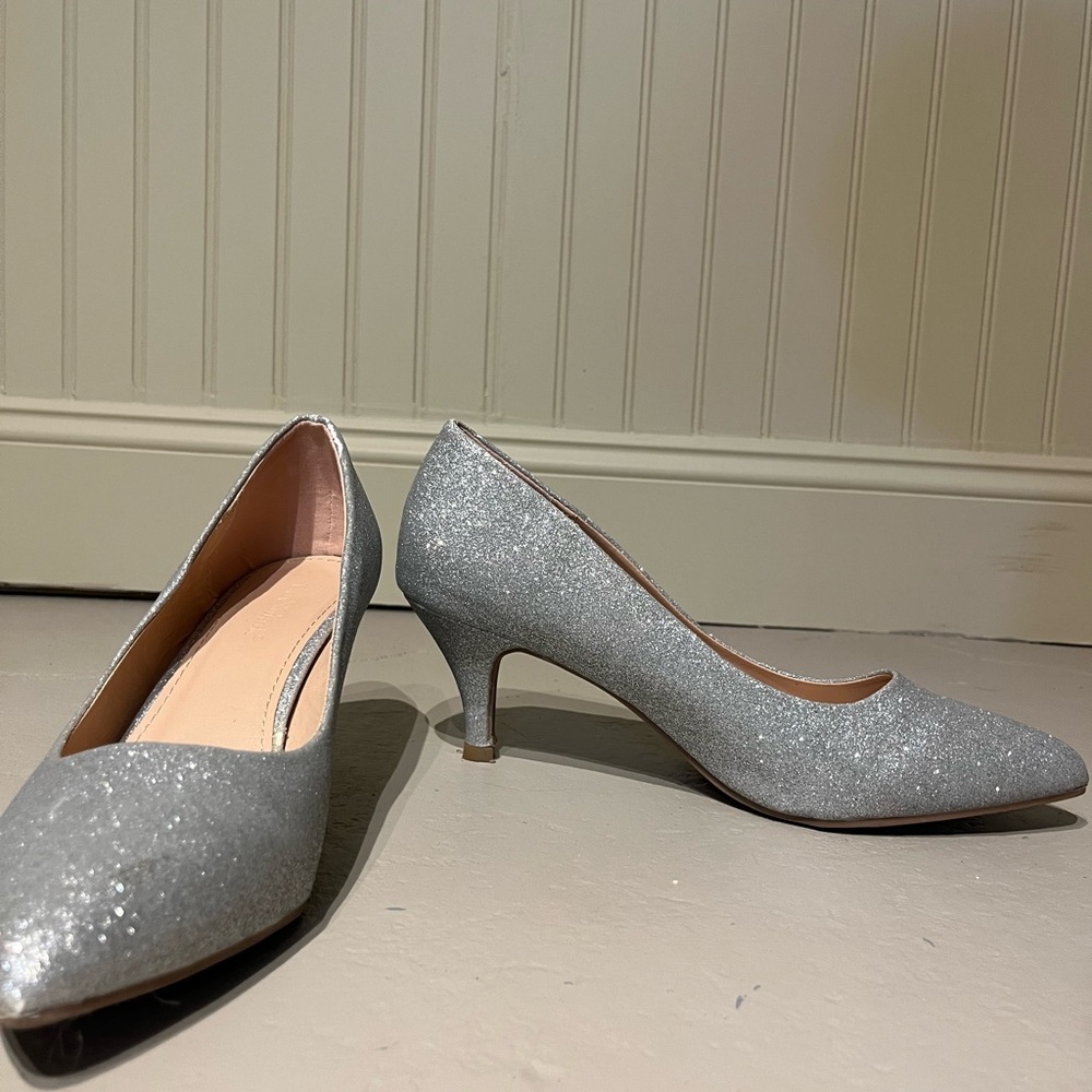 Source Unknown Silver Sparkle Heels